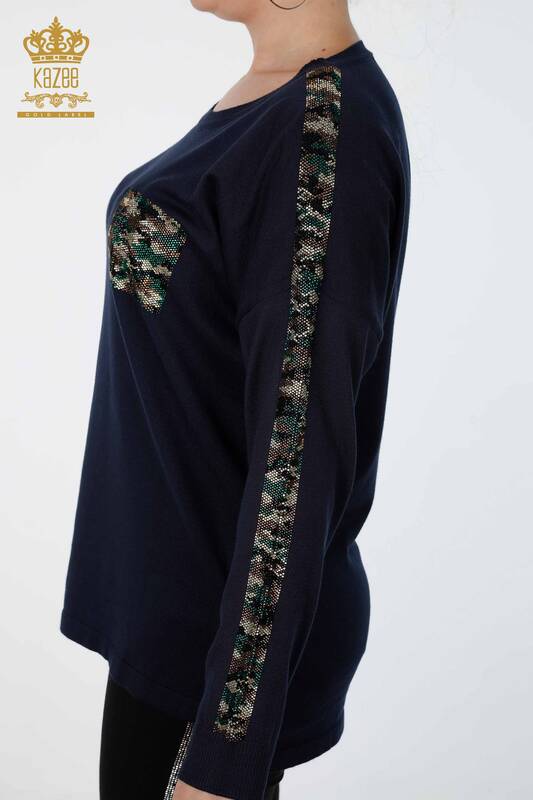 Vente en gros de tricots pour femmes couleur pierre brodée poche détaillée - 15925 | KAZEE