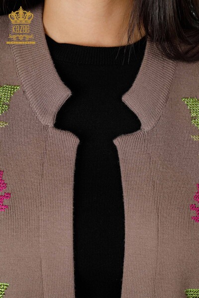 Vente en gros de tricots pour femmes gilet poche détaillée fleur colorée brodée - 16812 | KAZEE - Thumbnail