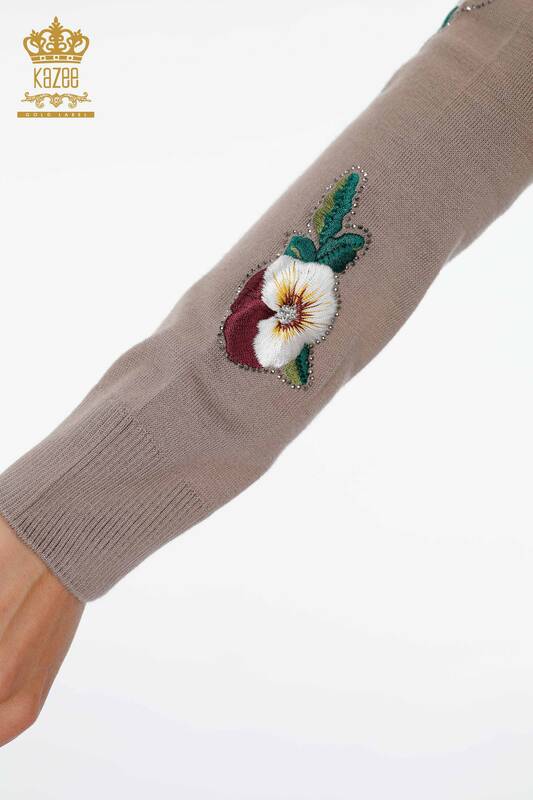 Vente en gros de pull en maille pour femme fleur brodée pierre de cristal brodée - 16689 | KAZEE