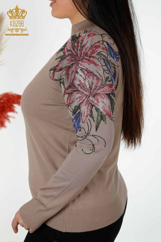 Vente en gros de pull en tricot pour femme épaule florale détaillée vison - 30007 | KAZEE
