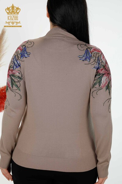 Vente en gros de pull en tricot pour femme épaule florale détaillée vison - 30007 | KAZEE - Thumbnail