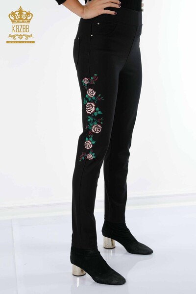 Vente en gros de pantalons de leggings pour femmes broderies de pierres brodées florales colorées - 3591 | KAZEE - Thumbnail