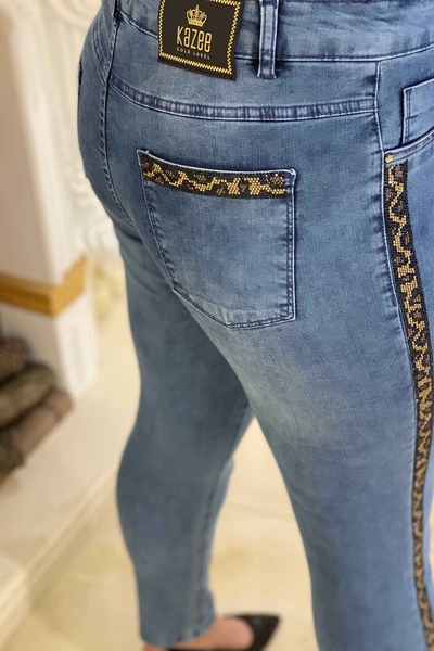 Vente en gros de pantalons avec détail de tigre brodé de pierre pour femme - 3322 | KAZEE - Thumbnail