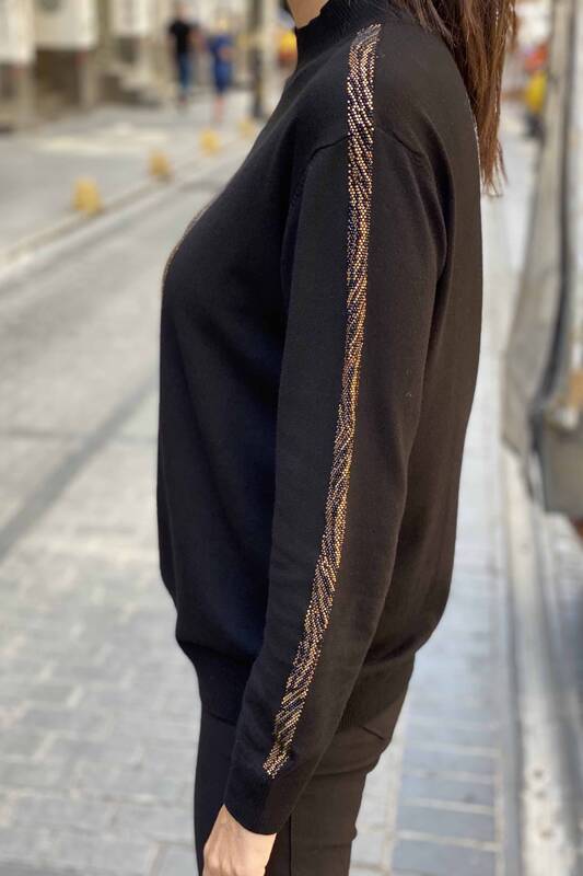 Vente en gros de pull en tricot brodé de pierres de tigre pour femmes - 16437 | KAZEE