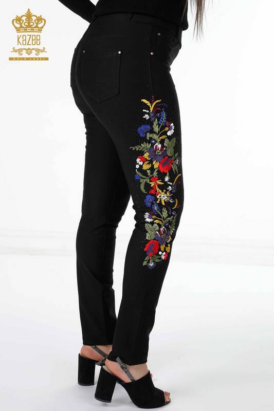 Wholesale Women's Trousers Pocket Detailed Colorful Flower Embroidered - 3619 | KAZEE