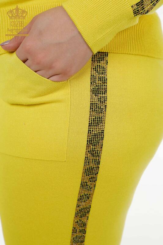 Wholesale Women's Tracksuit Set Tiger Pattern Yellow - 16260 | KAZEE