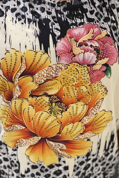 Wholesale Women's Blouse Stone Embroidered Floral Print - 77329 | Kazee - Thumbnail