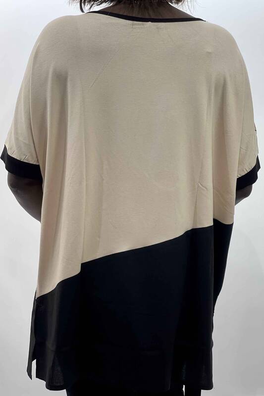 Женская блузка с круглым вырезом и принтом лица - 17151 | КАZЕЕ