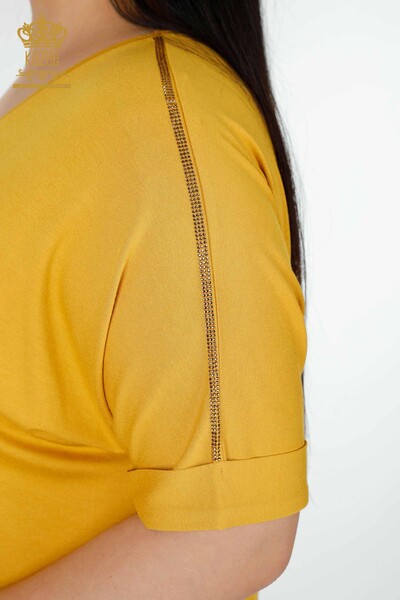 женская блузка оптом с узором в виде сердца шафран - 77711 | КАZEE - Thumbnail
