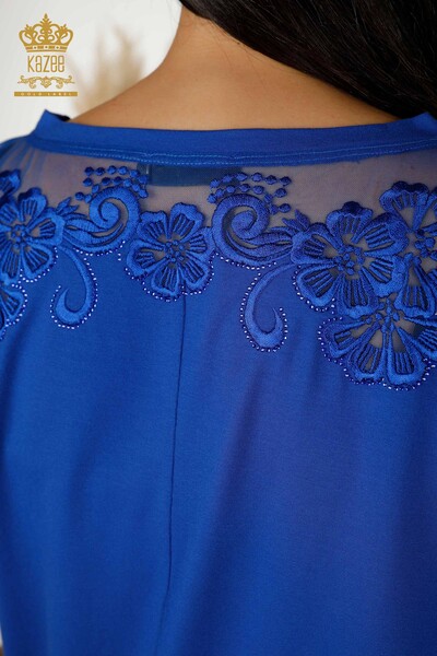 женская блузка оптом - цветочный узор - цвет электрик - 79081 | КАZEE - Thumbnail