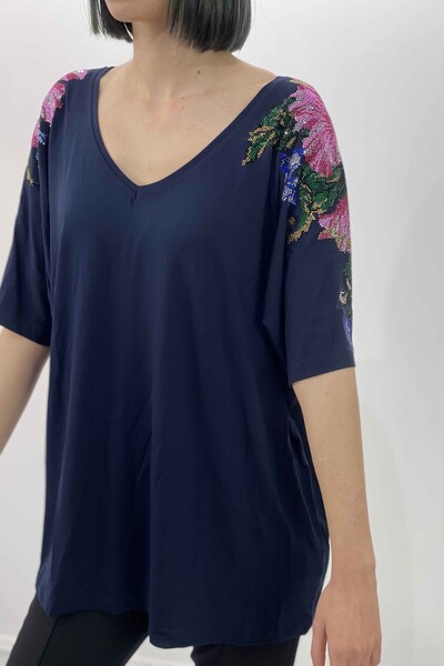 оптом Женская блузка с V-образным вырезом и рукавами с цветочным узором - 77437 | КАZЕЕ - Thumbnail