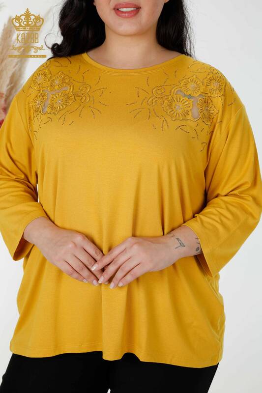 женская блузка оптом с цветочным узором шафрана - 77990 | КАZEE