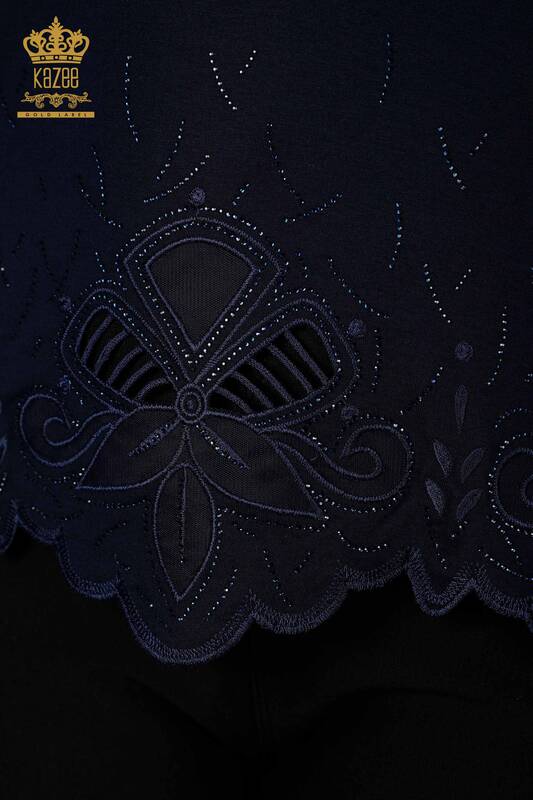 оптом Женская блузка с вышивкой из тюля и V-образным вырезом, черный - 77927 | KAZEE