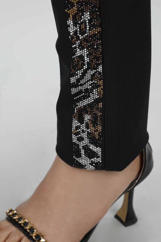 Женские брюки оптом с леопардовым принтом и хрустальным камнем - 3391 | КАZЕЕ