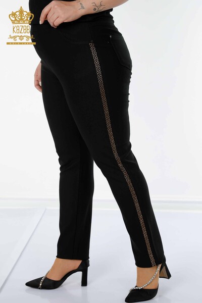 Женские брюки оптом с карманами и деталями черного цвета - 3593 | КАZЕЕ - Thumbnail (2)