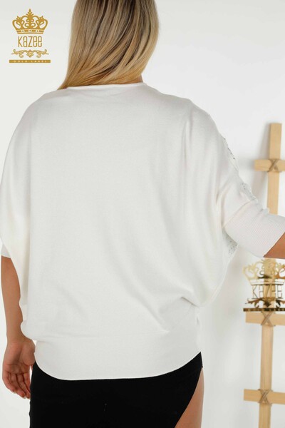 Женский трикотажный свитер оптом с вышивкой камнями экрю - 16797 | КАZЕЕ - Thumbnail