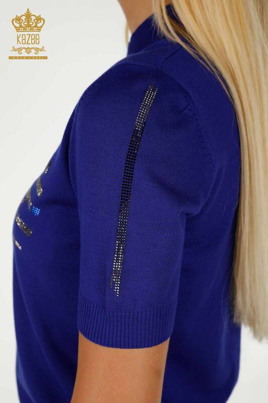 Женский вязаный свитер оптом Сакс с вышивкой камнями - 30491 | КАZEE