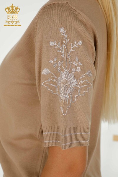 Женский вязаный свитер оптом с вышивкой на плечах Бежевый - 30498 | КАZEE - Thumbnail