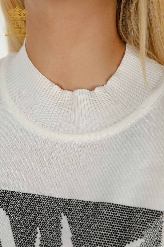 Женский вязаный свитер с розовым узором экрю оптом - 30448 | КАZEE
