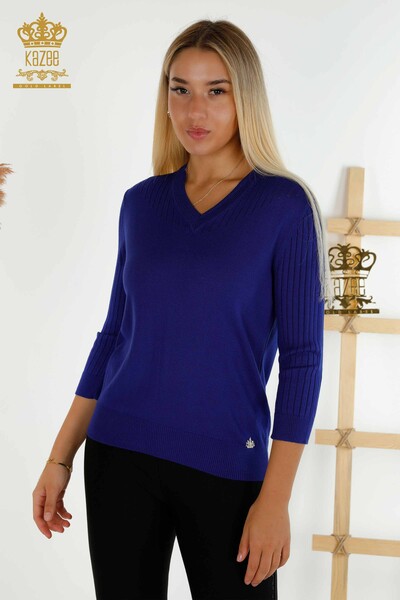 Женский вязаный свитер с V-образным вырезом оптом, основной электрический цвет - 30259 | КАZEE