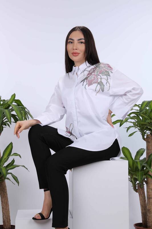 Женская рубашка с цветочным узором и вышивкой камнем оптом - 17053 | КАZЕЕ