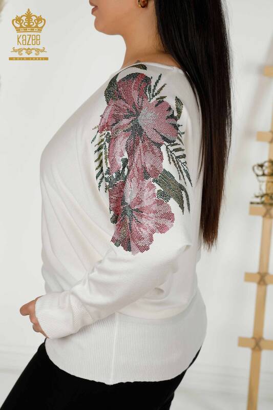 Женский трикотаж оптом, свитер с цветочным принтом на плече, экрю - 16133 | КАZЕЕ