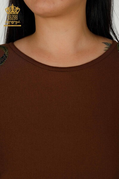 Женский трикотаж оптом, свитер с цветочным принтом на плече, коричневый - 16133 | КАZЕЕ - Thumbnail