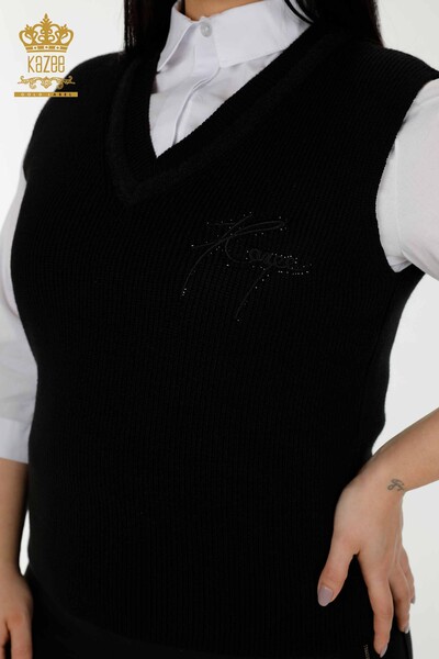 женский свитер без рукавов оптом вышитый хрустальным камнем черный - 30170 | КАZEE - Thumbnail