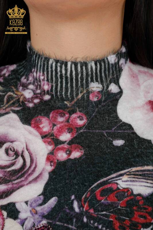Женский свитер оптом из ангоры с цветочным узором фиолетового цвета - 16010 | КАZEE