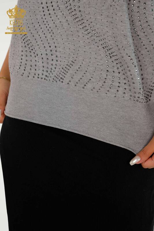 Женский вязаный свитер оптом с каменной вышивкой, серый - 16797 | КАZЕЕ