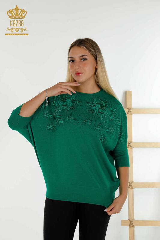 Женский вязаный свитер оптом с вышивкой камнями, зеленый - 16799 | КАZEE