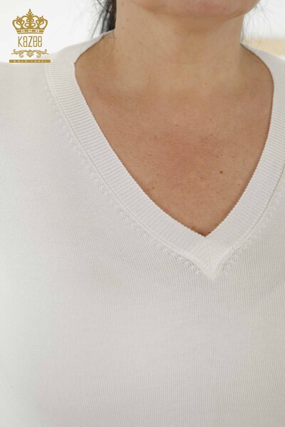 Женский трикотажный свитер оптом - Базовый - С логотипом - Экрю - 30181 | КАZEE - Thumbnail