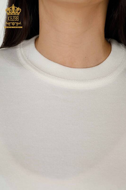 Женский трикотажный свитер оптом - Базовый - С логотипом - Экрю - 30254 | КАZEE