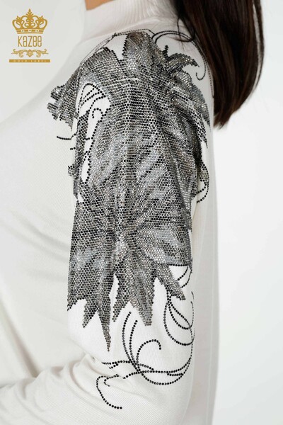 Женский трикотаж оптом с цветочным принтом на плече Экрю - 16597 | КАZEE - Thumbnail