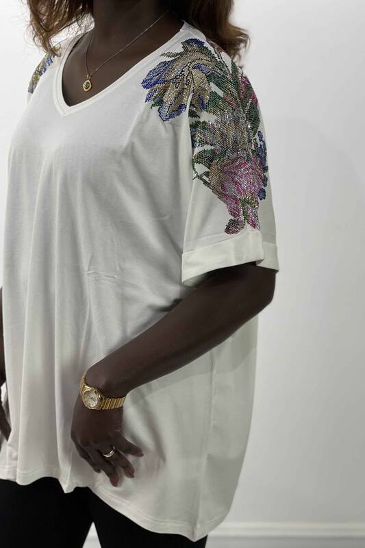 Женская блузка оптом со стразами и цветочным узором на плече больших размеров - 77714 | КАZЕЕ