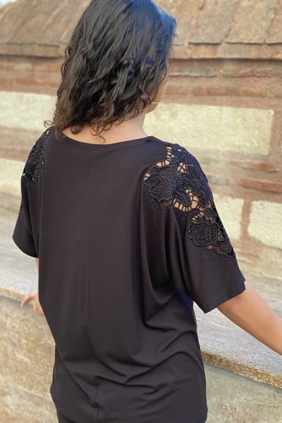 женская блузка оптом с круглым вырезом и кружевом - 77513 | Каzee - Thumbnail