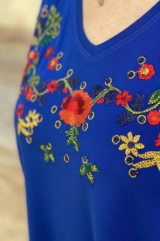 женская блузка оптом с цветочным принтом, вышитым камнем, с V-образным вырезом - 77679 | Каzee