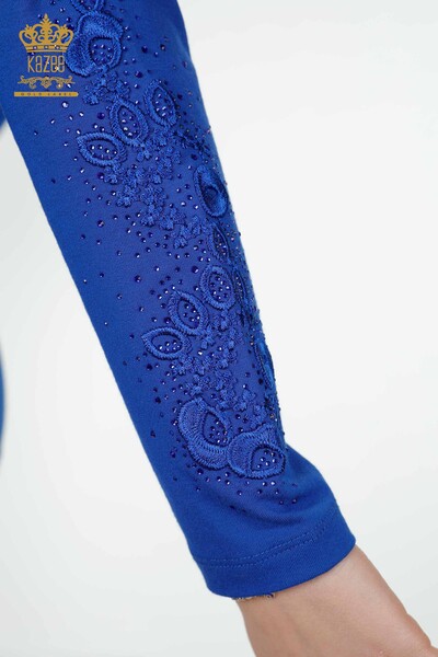 женская блузка оптом с цветочным узором электрический цвет - 79010 | КАZEE - Thumbnail
