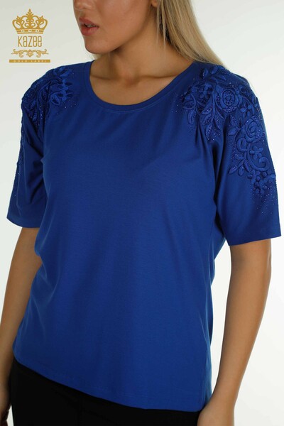 Женская блузка оптом - Вышитая камнем - Электрический цвет - 79097 | КАZEE - Thumbnail