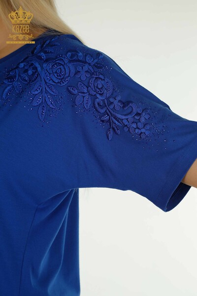 Женская блузка оптом - Вышитая камнем - Электрический цвет - 79097 | КАZEE - Thumbnail