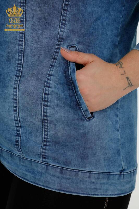 женская джинсовая куртка оптом вышитая хрустальным камнем - синяя - 20373 | КАZEE