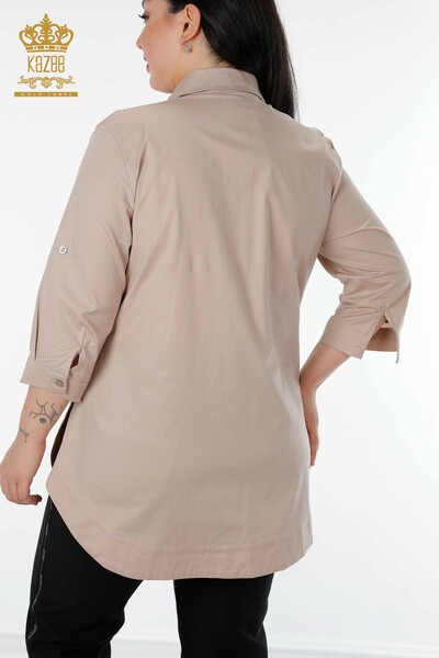 женская рубашка оптом с буквенным узором бежевая - 20123 | КАZEE - Thumbnail
