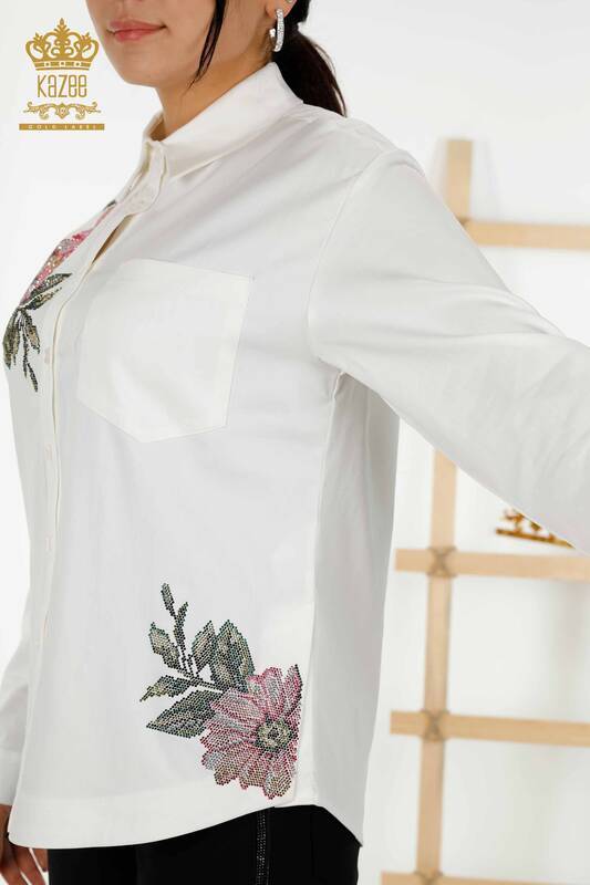 Женские рубашки оптом Вышитые красочные цветы Экрю - 20234 | КАZЕЕ