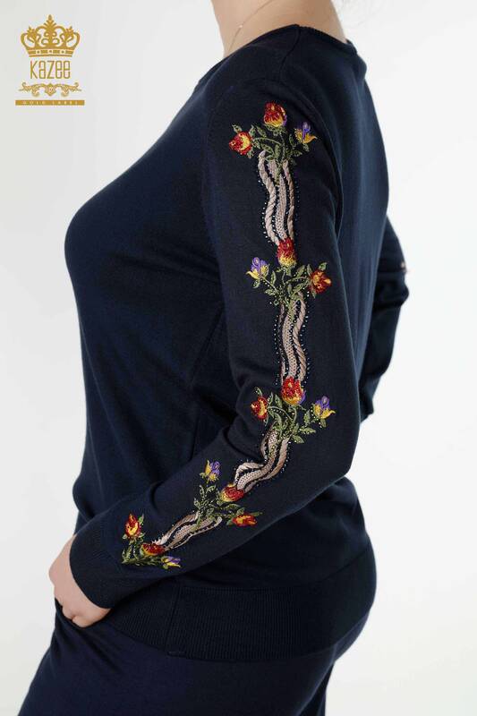 Женский спортивный костюм оптом с красочным цветочным узором темно-синего цвета - 16528 | КАZЕЕ