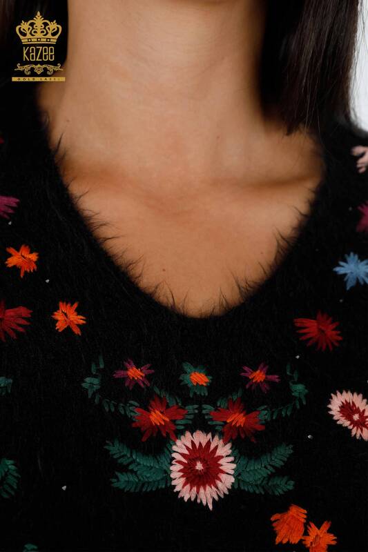 Женский свитер ангора оптом с V - образным вырезом с вышивками - 18517 | КАZЕЕ