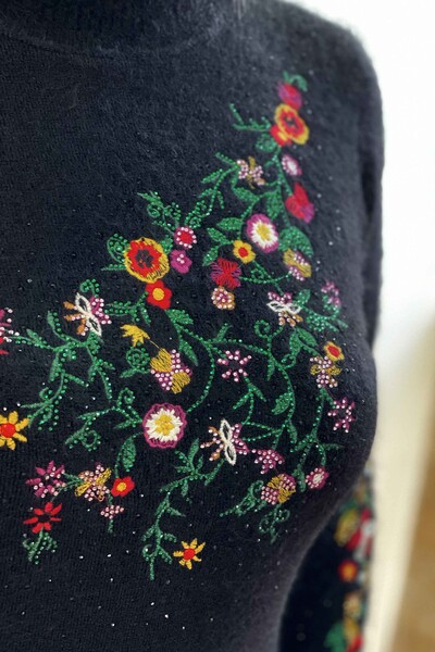 Женский свитер оптом с цветочным узором и вышивкой из ангоры - 18877 | КАZЕЕ - Thumbnail