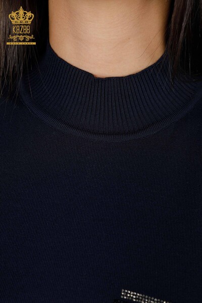 Женский трикотаж свитер оптом американка стойка воротник с логотипом фирмы из камней - 16933 | КАZЕЕ - Thumbnail