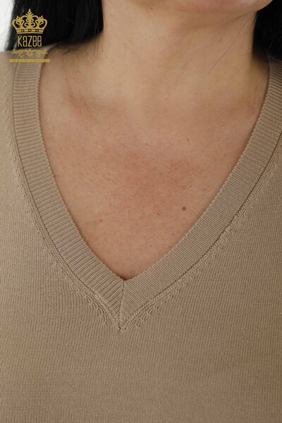 Женский трикотажный свитер оптом - Базовый - Логотип - Бежевый - 30181 | КАZEE - Thumbnail