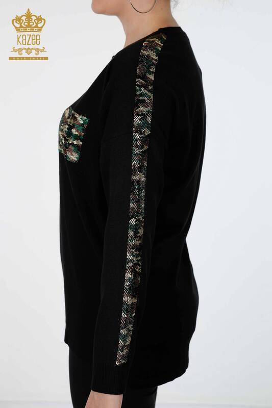 Женский трикотаж свитер оптом круглый вырез на рукавах и сперди полоса с камнями - 15925 | КАZЕЕ