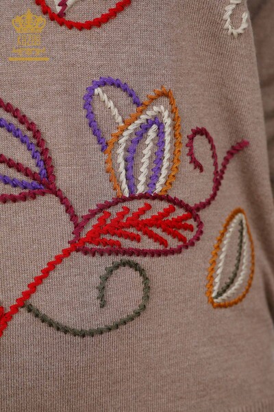 Женский трикотаж свитер оптом круглый вырез с вышивкой с узорами - 16906 | КАZЕЕ - Thumbnail